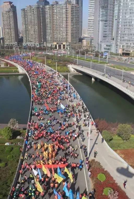 鳴槍開炮，奔跑吧，寶貝！