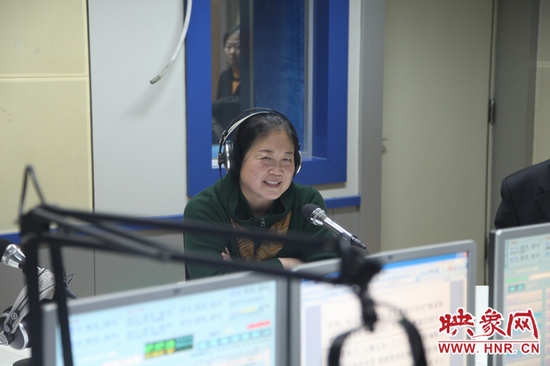 河南省工商局黨組書記、局長周春艷做客信息廣播