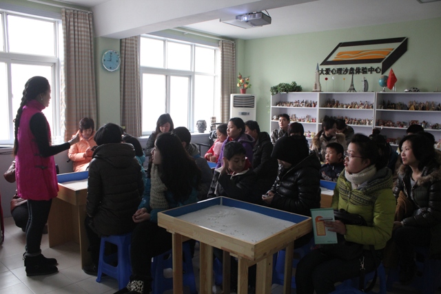 《成長(zhǎng)心連心》專(zhuān)家課堂，女主播娜娜姐姐現(xiàn)場(chǎng)主持