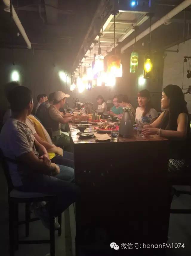 他們在干什么？