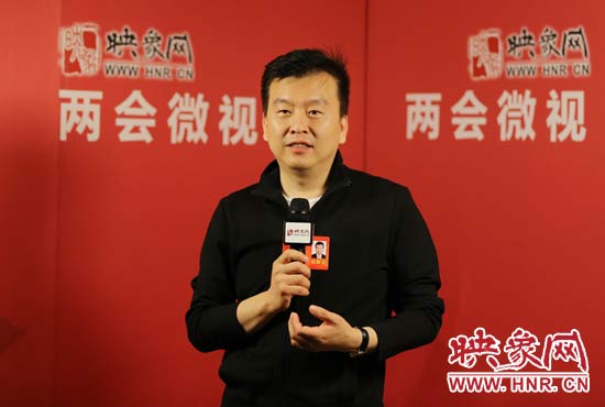 全國(guó)人大代表張澤群接受映象網(wǎng)“兩會(huì)微視”訪談。