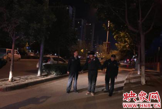 指認(rèn)犯罪現(xiàn)場。