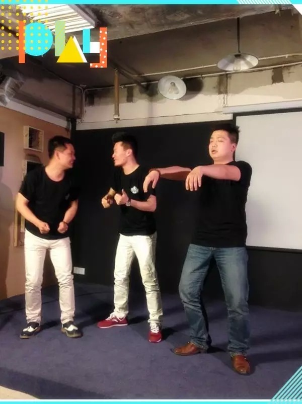 能看出這個場景主題是衛(wèi)生紙嗎？我讀書少，你別騙我……