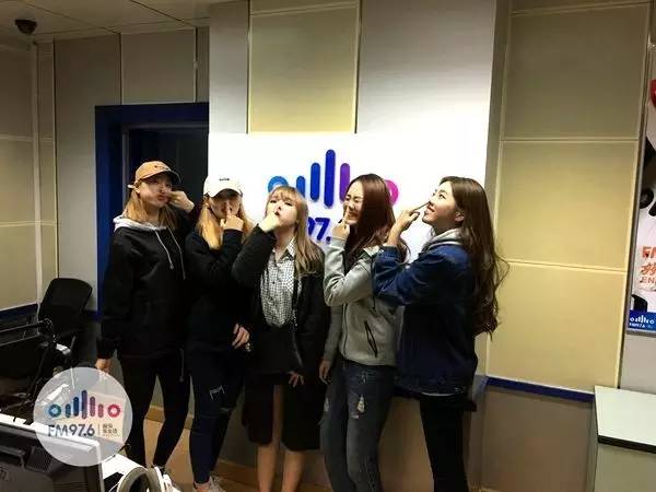 豬鼻行動(dòng)！預(yù)備……按！長(zhǎng)腿妹妹都是天然美女哦！