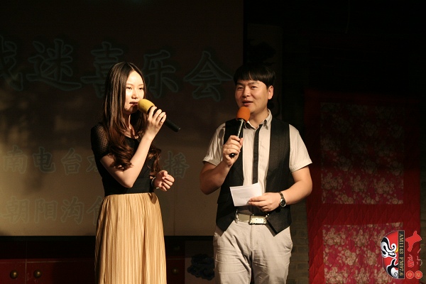 主持人：河南電臺(tái)戲曲廣播《越學(xué)越開心》主持人張琳，著名戲曲節(jié)目主持人、戲曲廣播當(dāng)家小生月陽