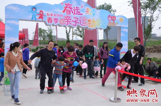 不過(guò)看比賽的現(xiàn)場(chǎng)來(lái)看，大家比較弱的項(xiàng)目是三人四足，看來(lái)各位天使的平衡性還需加強(qiáng)啊