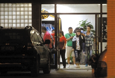 2012年9月17日，廠橋小學(xué)門口，一女子駕車錯(cuò)將油門當(dāng)剎車，撞死一男學(xué)生。