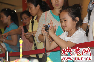 來(lái)一個(gè)近景吧，我的攝影可不是白學(xué)的