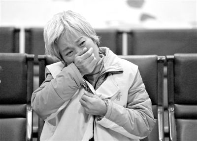 11月20日，河南省鹿邑縣法院，武文英涉嫌故意殺人被審。