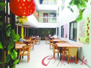 某酒店式養(yǎng)老院的開放餐廳。羅樺琳/圖