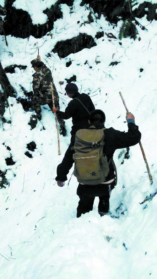 大雪封路，搜尋變得艱難　家屬/供圖