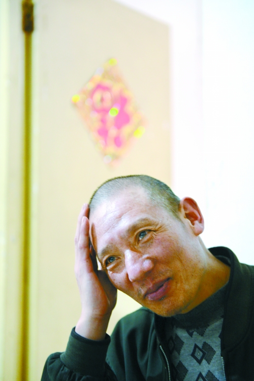 出看守所后,李懷亮的輕松表情越來越多。