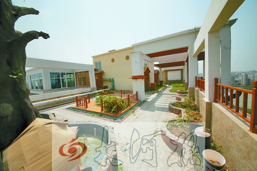 “空中花園”的假樹、水車、小橋都已經(jīng)被拆除