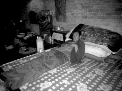 昨晚，張會(huì)英的丈夫接受采訪。記者 懷若谷/攝