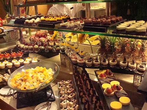 還怕吃不回本？7招教你吃垮自助餐