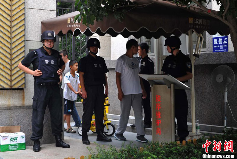 7月31日，成都成華區(qū)二十四城小區(qū)發(fā)生警匪槍戰(zhàn)。