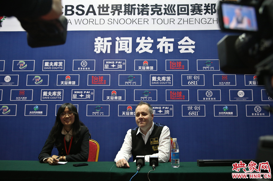 賽后希金斯參加新聞發(fā)布會(huì)，接受映象網(wǎng)記者提問(wèn)