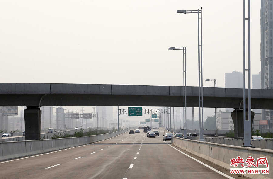 三環(huán)快速路設(shè)計(jì)時(shí)速達(dá)到每小時(shí)八十公里 三環(huán)快速路設(shè)計(jì)時(shí)速達(dá)到每小時(shí)八十公里