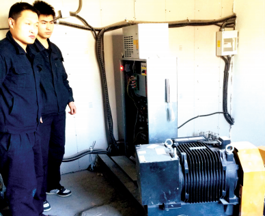 等不來維保人員，賓館另找人檢修電梯