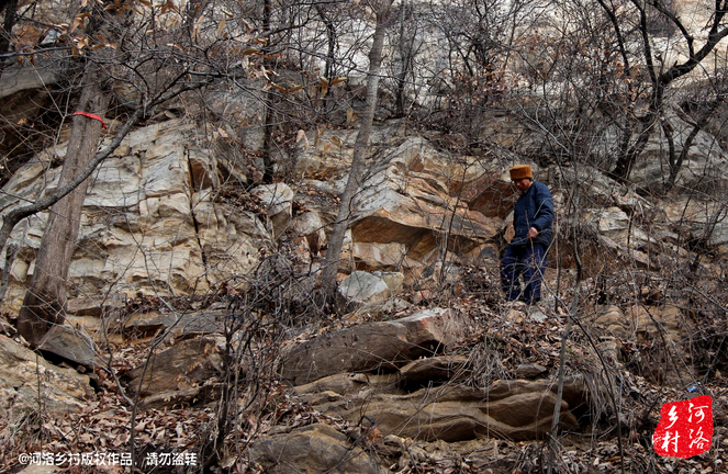 出家人打架，少見(jiàn);出家人打架還用嘴咬，更是稀罕。嵩山后山一處人跡罕至的半山腰，就住著這樣一位奇葩的出家道士。