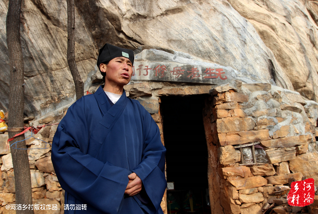在這個(gè)山洞住多久，他沒(méi)有時(shí)間表，他說(shuō)要看自己的內(nèi)心，修行夠了就離開(kāi)，如果需要繼續(xù)修行，就從這里“安老病死