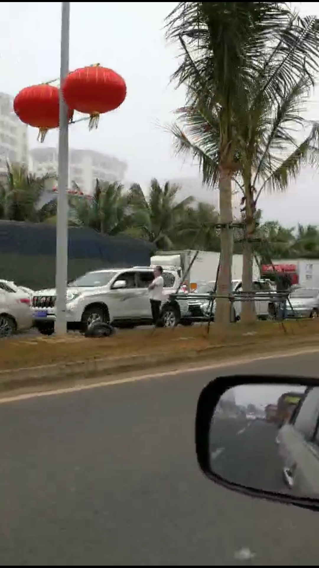 一家五口滯留?？?天 港口附近方便面都買不到