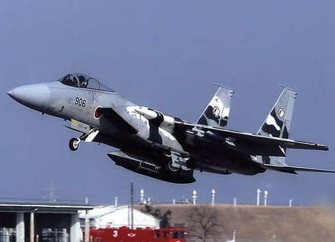 資料圖：日本空軍自衛(wèi)隊(duì)F15戰(zhàn)機(jī)。