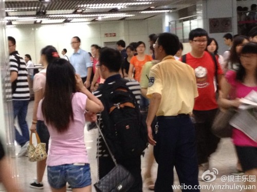 7月22日早上，上海地鐵6號(hào)線浦電路站，一男一女發(fā)生激烈口角，女子“指證”男子系“色狼”。