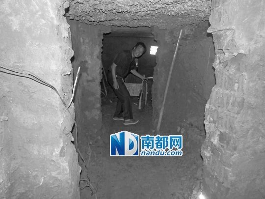 昨日，工人在地宮內(nèi)。CFP圖片