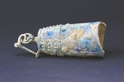 2號墓出土的銅編鐘。