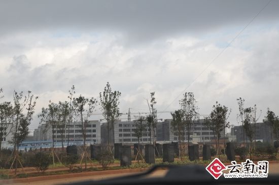 2010年11月的時候，爭議土地上已經(jīng)是密布的高樓群。