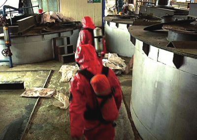 7日凌晨，青海省海東市平安縣鑫海資源開發(fā)有限責任公司元石山鎳鐵礦廠浸出車間內(nèi)發(fā)生有毒氣體中毒事故，造成2死6傷，醫(yī)院臨床判斷為疑似硫化氫中毒。目前有關部門正在調(diào)查有毒氣體來源。