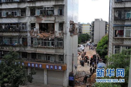 　6月9日在云南楚雄市拍攝的被炸毀的房屋。 新華社發(fā)