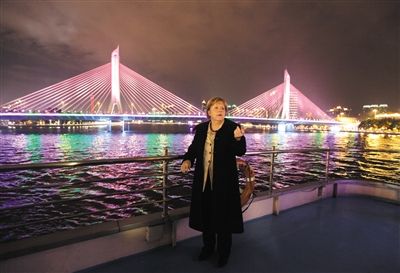 2012年2月3日，德國(guó)總理默克爾夜游廣州。