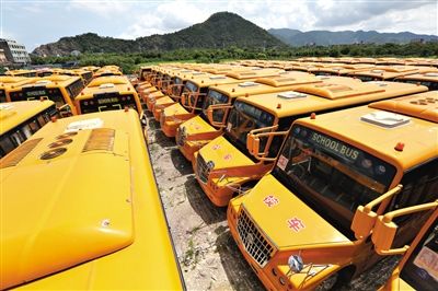 8月28日，浙江溫嶺，擱置農(nóng)村近1年的校車。
