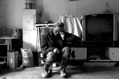 今年73歲的錢智遠(yuǎn)說(shuō)起女兒錢仁鳳不禁老淚縱橫。