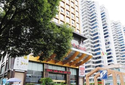 衡陽官員趙安民與之保持聯(lián)系，并邀約女子在這家酒店房間見面。