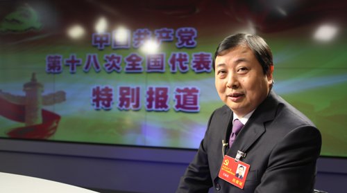 十八大代表，江蘇省江陰市華西村黨委書記、華西集團董事長吳協(xié)恩