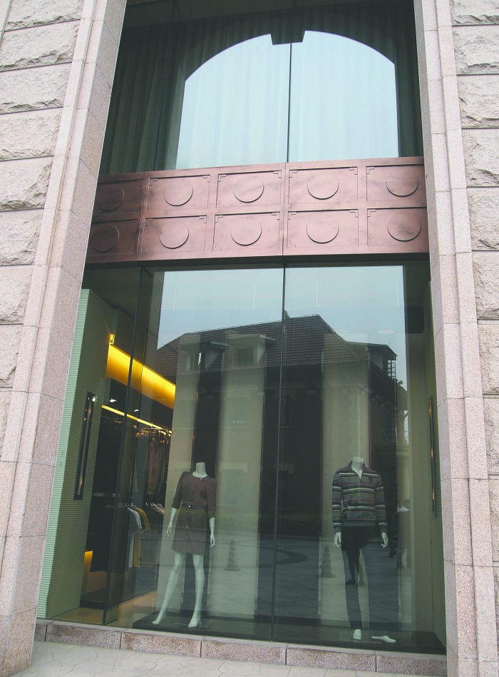 成都新東方千禧大酒店內(nèi)，曾銷售假冒LV產(chǎn)品的店鋪