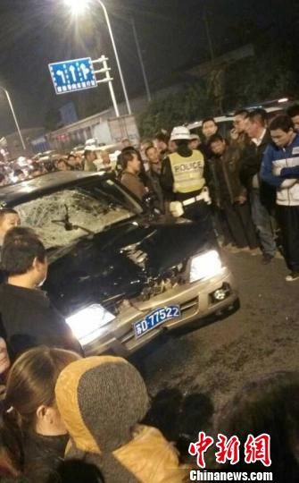 常州城管執(zhí)法車(chē)撞死學(xué)生 交警稱肇事人未逃逸(圖)