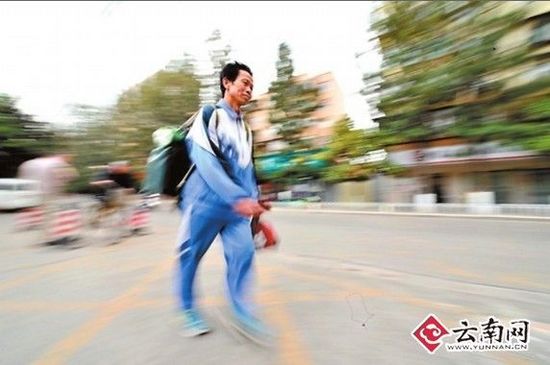 　“我是第四次來昆明了。”