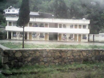 昨日，貴州畢節(jié)某小學(xué)，只有二、四、六三個年級，四年級學(xué)生30多名。讀者供圖