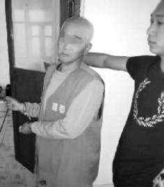 許某指認現(xiàn)場警方供圖