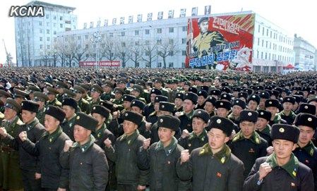 朝鮮黃海北道、咸鏡南道和南浦市11日舉行軍民大會，支持朝鮮人民軍最高司令部發(fā)言人聲明。