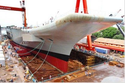 資料圖：印度首艘國產(chǎn)航母“維克蘭特”號。