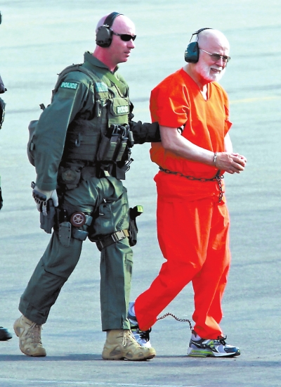 詹姆斯·巴爾杰（右）2011年資料圖片。圖/CFP