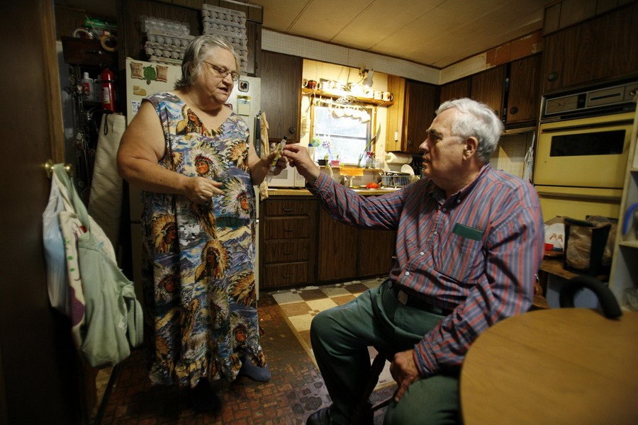 9年前，里克在聽說奧德塞的生活陷入困境后又讓她回來和自己一起住。