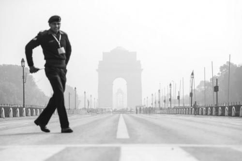 《紐約時(shí)報(bào)》網(wǎng)站27日配發(fā)的新德里1月某一天的霧霾照片。