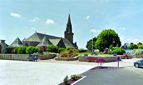 貝里揚(yáng)村人口不足，歡迎年輕家庭遷居至此；卻對(duì)單純尋求投資的商人不感興趣。