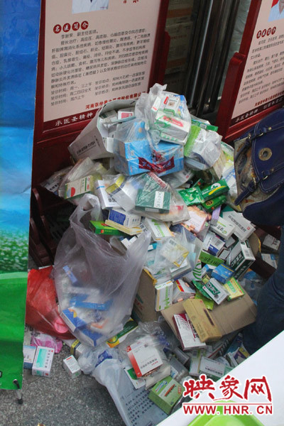 兌換點負責人表示，一整天兌換的過期藥有這樣的七八倍